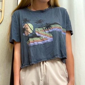 Cropped Billibong shirt